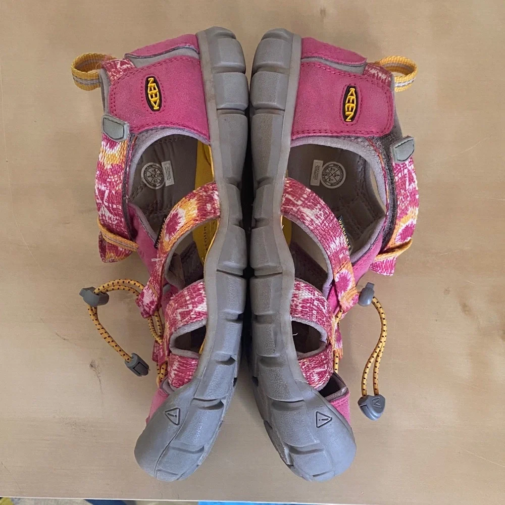 Keen Girls Pink and Yellow Patterned Closed-Toe Sport Sandals